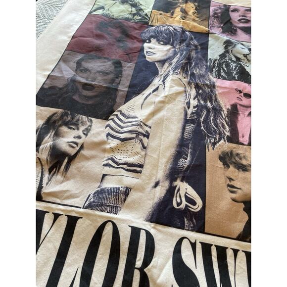Taylor Swift Eras Tour Venue Exclusive 2023 Canvas Banner/ Tapestry 47x30.5inch - Picture 2 of 7